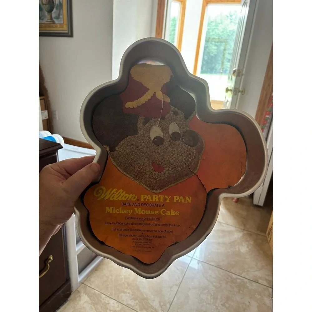 Vintage WILTON Mickey Mouse Cake Pan 60643 515-302 Walt Disney
